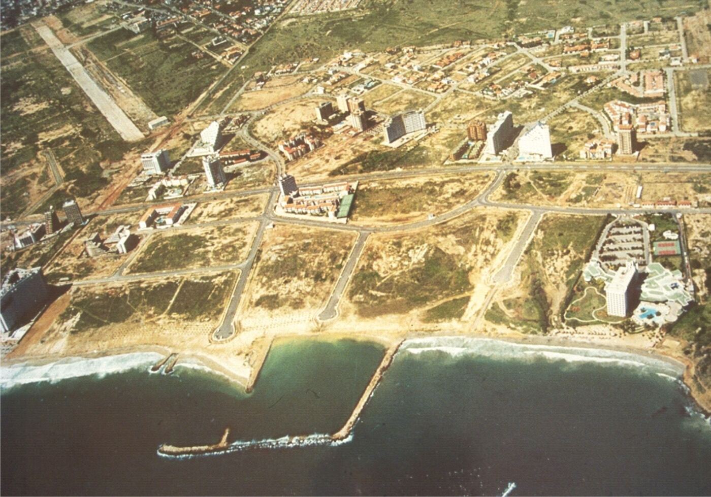 Vista aérea de la urbanización Costa Azul, Porlamar, construida por el Grupo Aspite